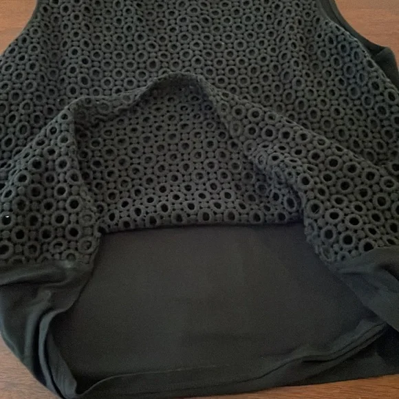 Talbots Crocheted Sleeveless Top - Picture 9 of 11